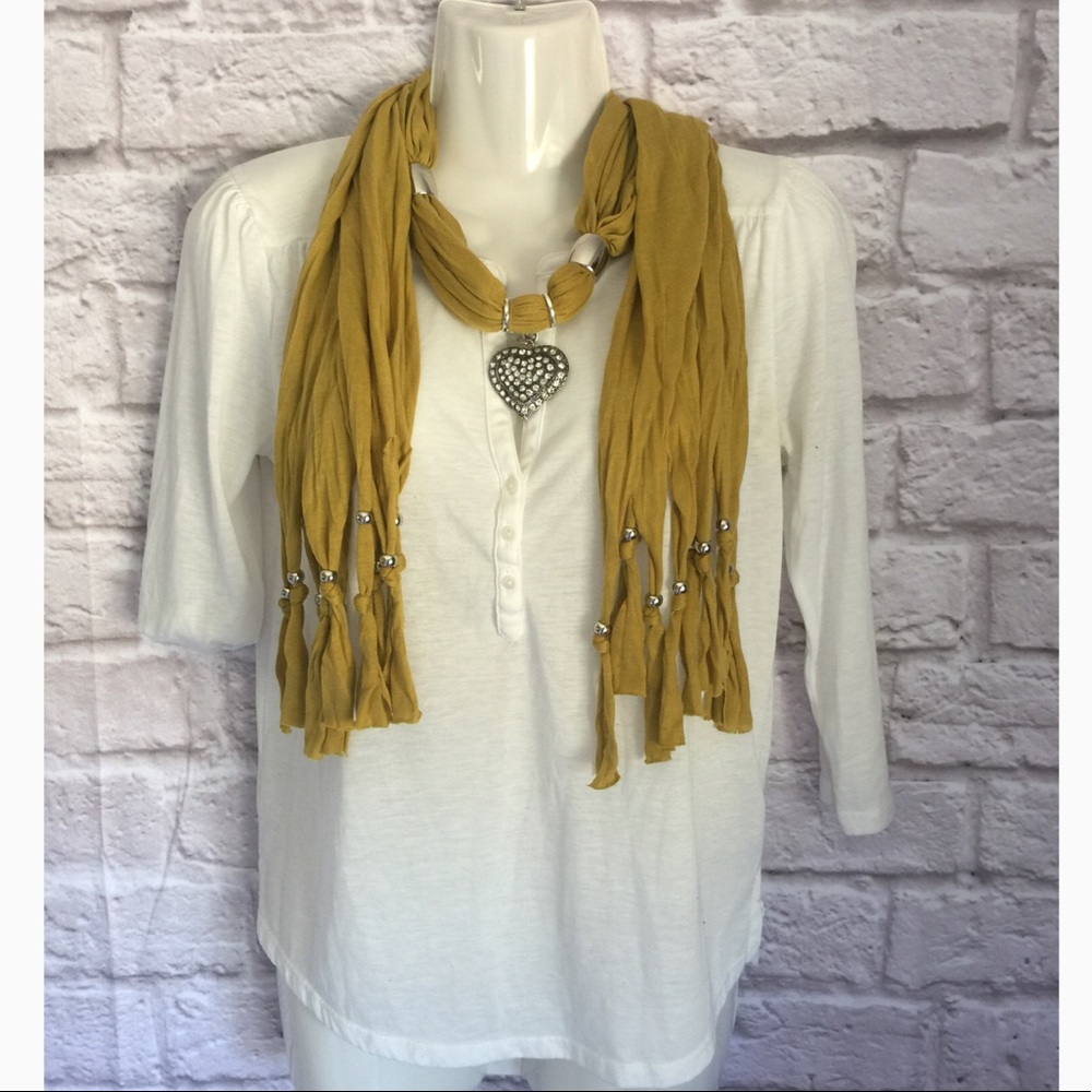 NWOT mustard scarf with diamond heart